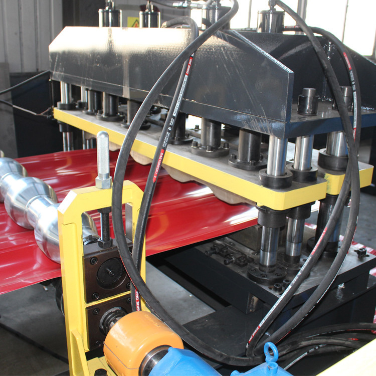 Automatic Ppgi Glazed Tile Step Tile Roll Forming Machine 10-15 M / Min High Speed
