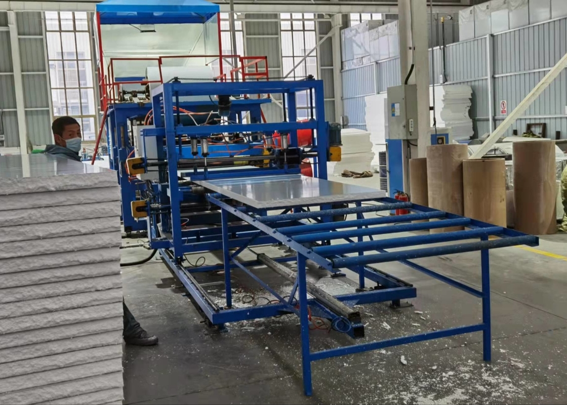 32kw Main Motor Power EPS Sandwich Panel Forming Machine 3-6m/Min Speed